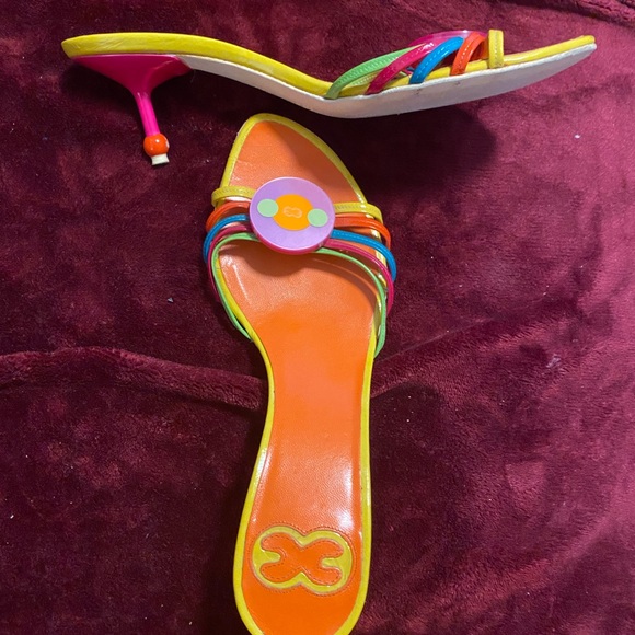 Heels - Picture 2 of 2